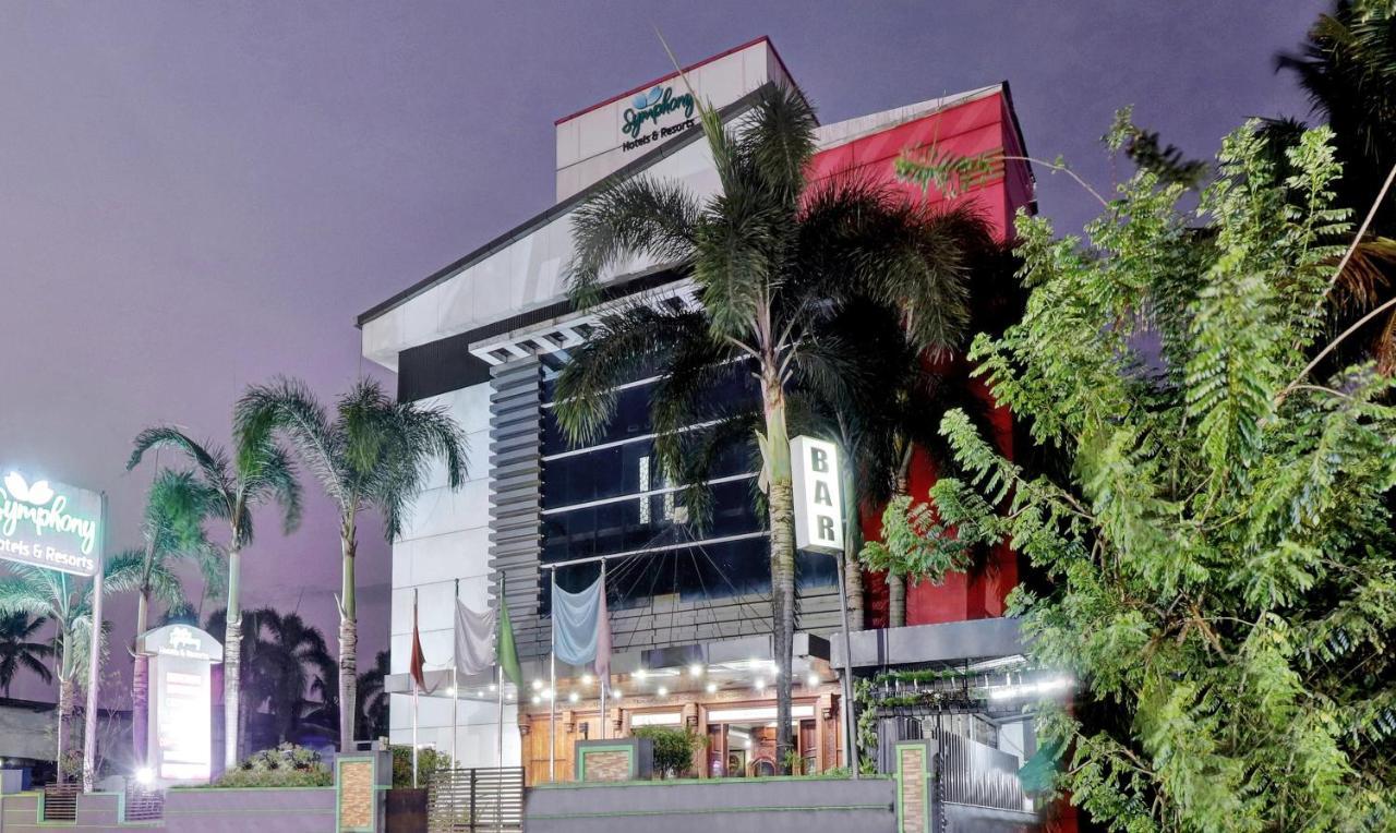 Treebo Symphony Hotels And Resorts Angamally Kizhake Chalakudi Exterior photo