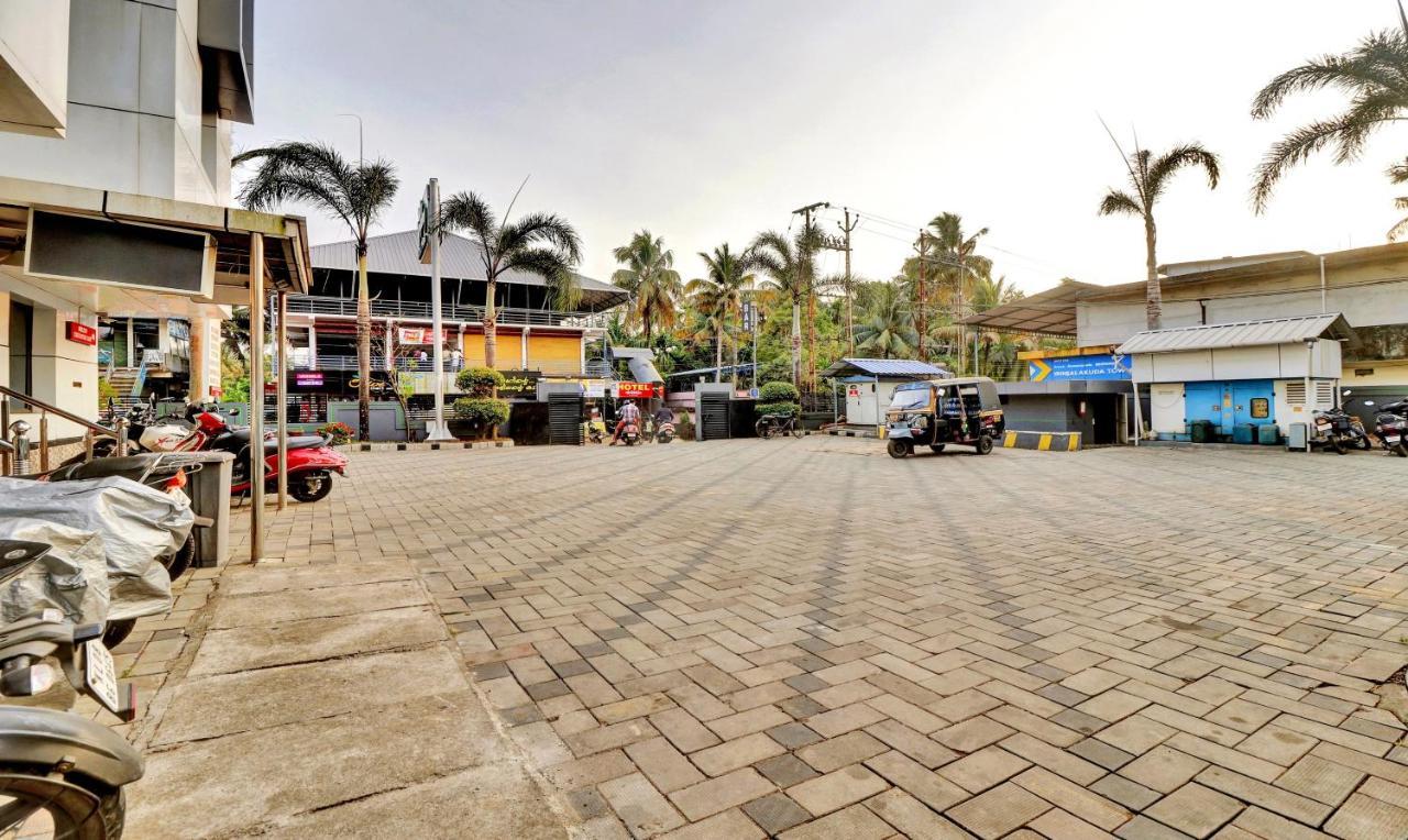 Treebo Symphony Hotels And Resorts Angamally Kizhake Chalakudi Exterior photo