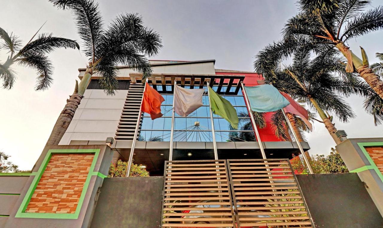 Treebo Symphony Hotels And Resorts Angamally Kizhake Chalakudi Exterior photo